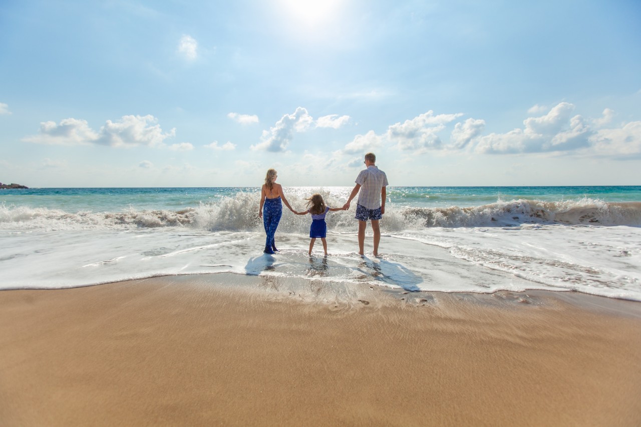 Family at the Beach | Suzanne Polino REALTOR